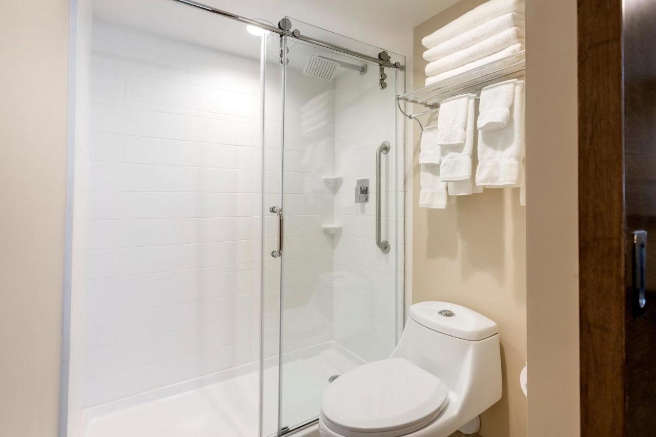 Country & By Radisson, Grandville-grand Rapids West, Mi