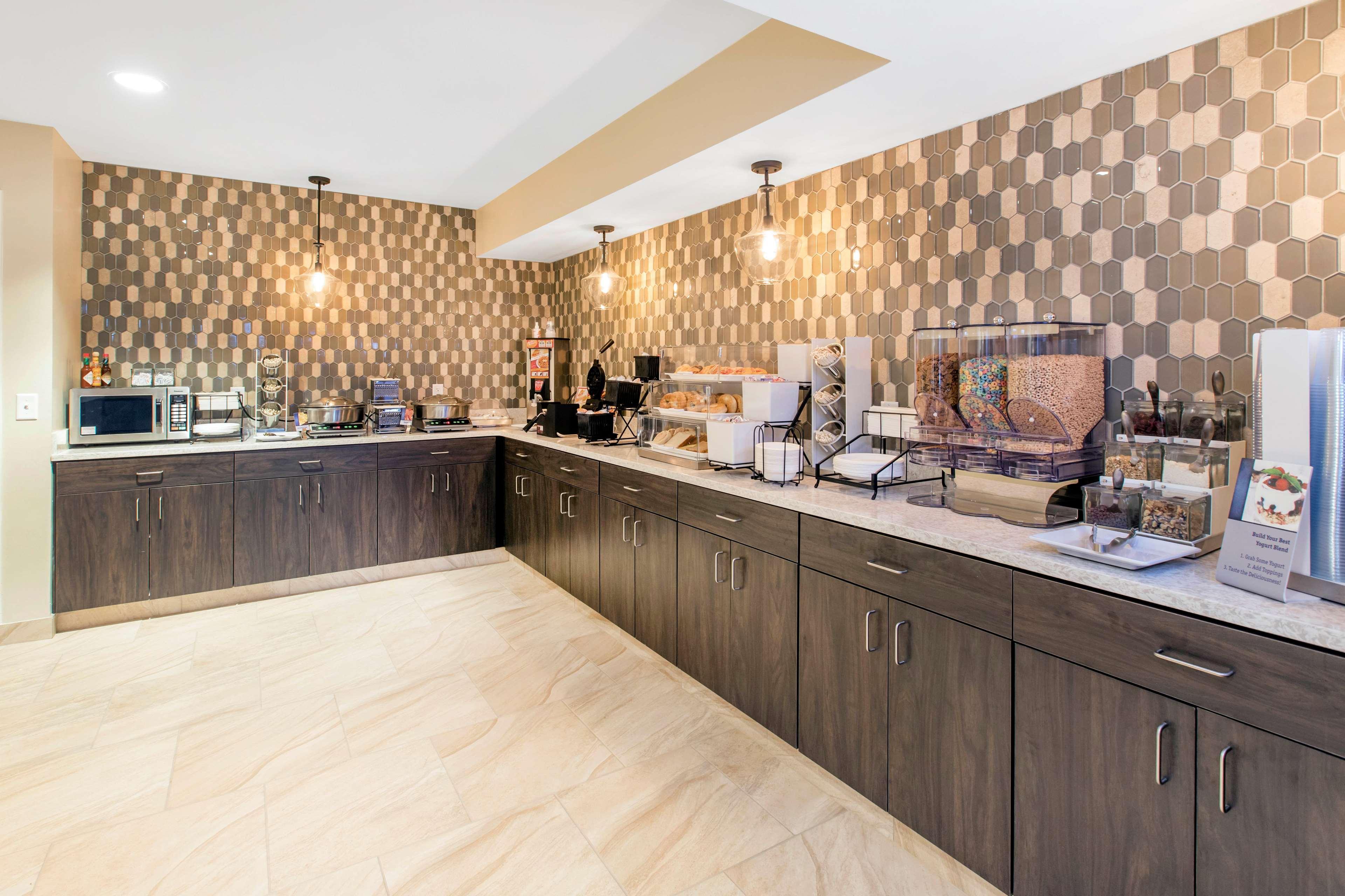 Hotel Country & By Radisson, Grandville-grand Rapids West, Mi Grandville