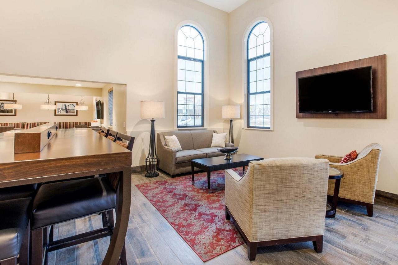 Country & By Radisson, Grandville-grand Rapids West, Mi 3*