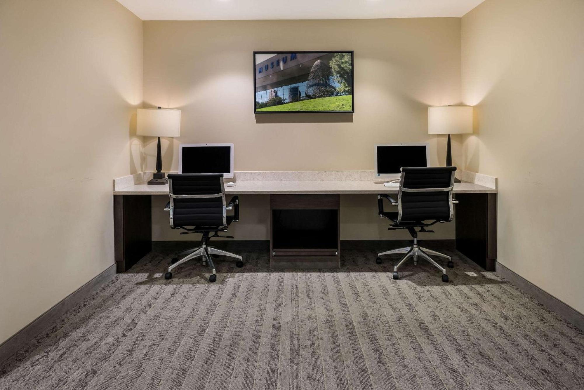 Country & By Radisson, Grandville-grand Rapids West, Mi Grandville