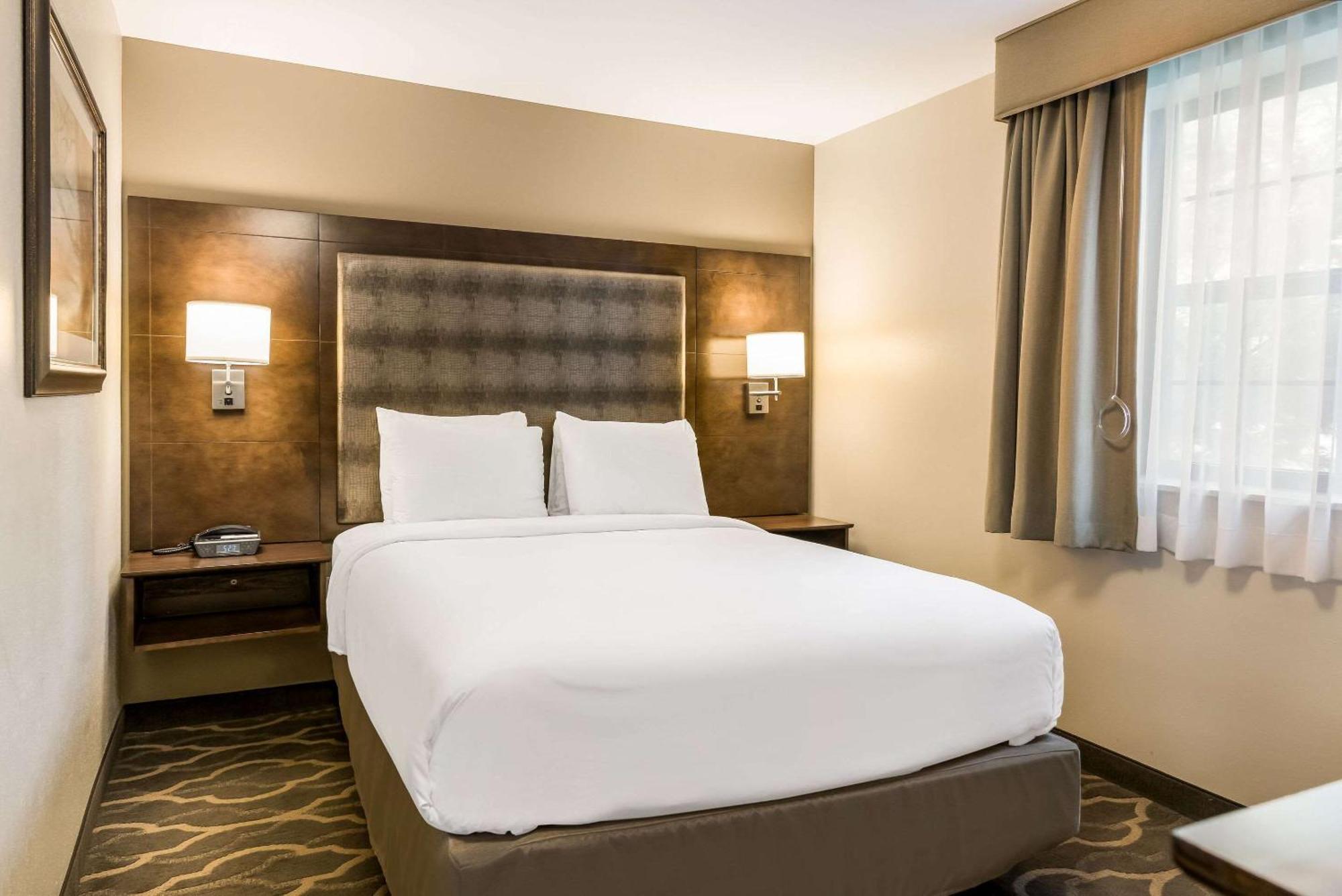 Hotel Country & By Radisson, Grandville-grand Rapids West, Mi Grandville
