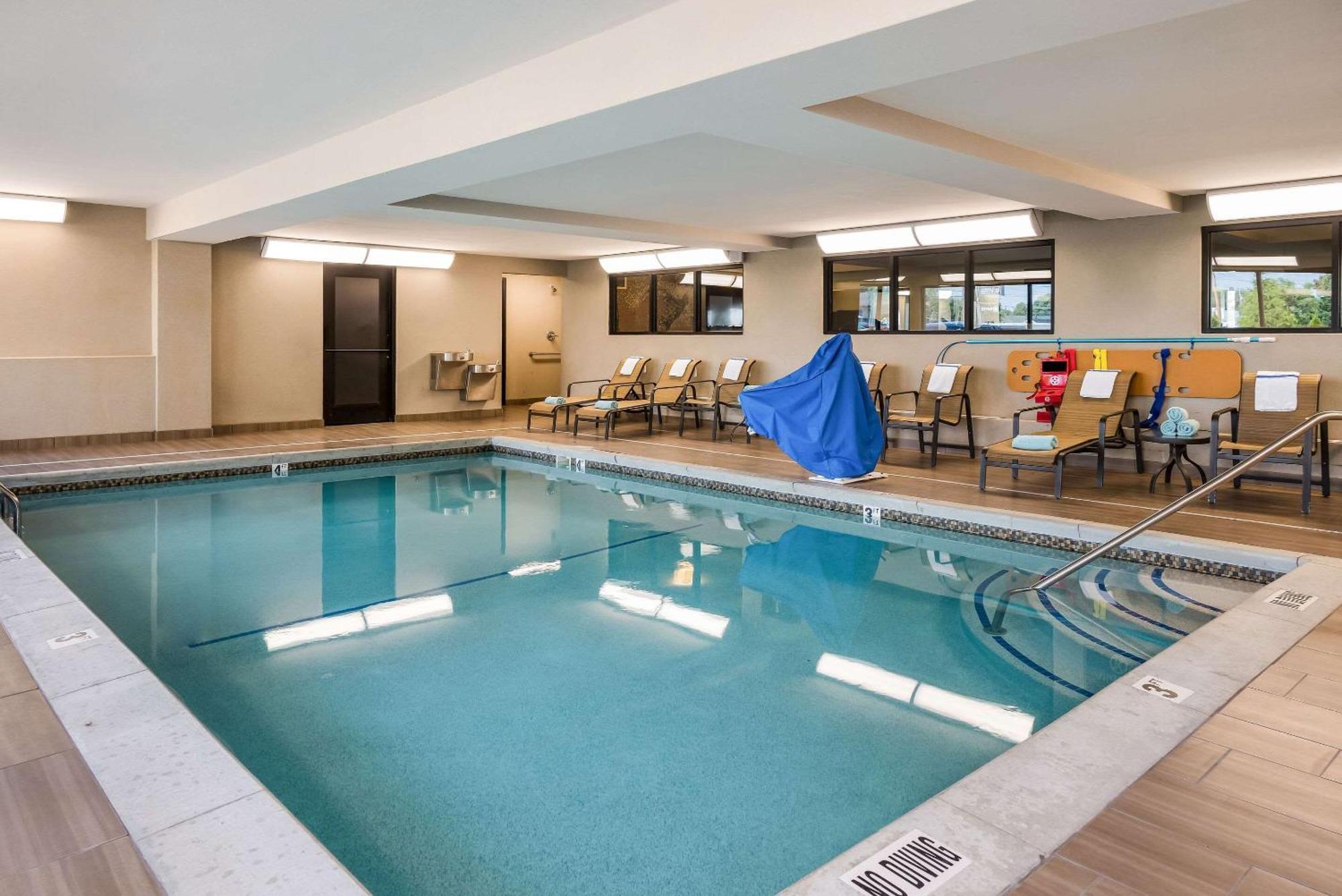 Country & By Radisson, Grandville-grand Rapids West, Mi Grandville