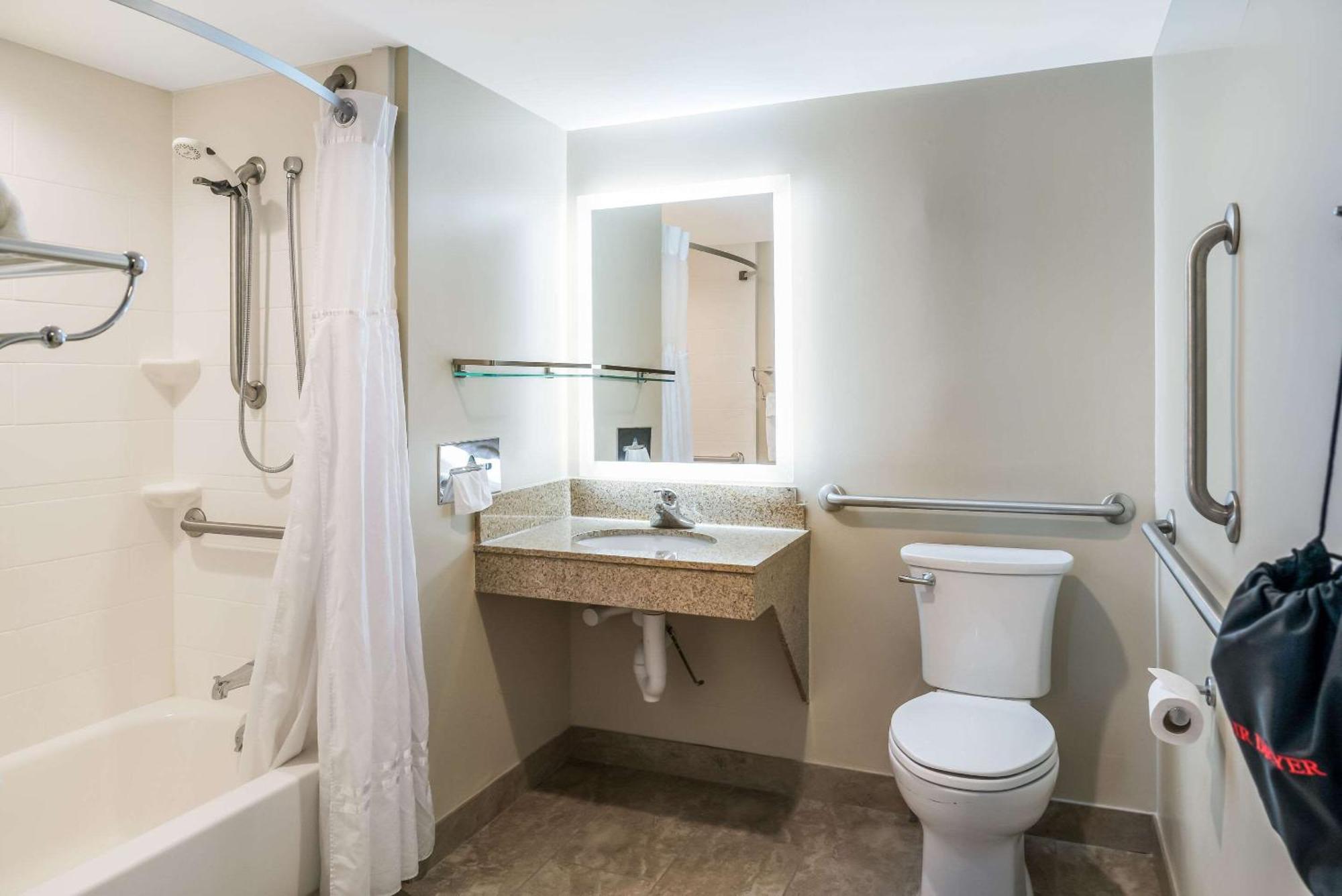 Country & By Radisson, Grandville-grand Rapids West, Mi Hotel 3*