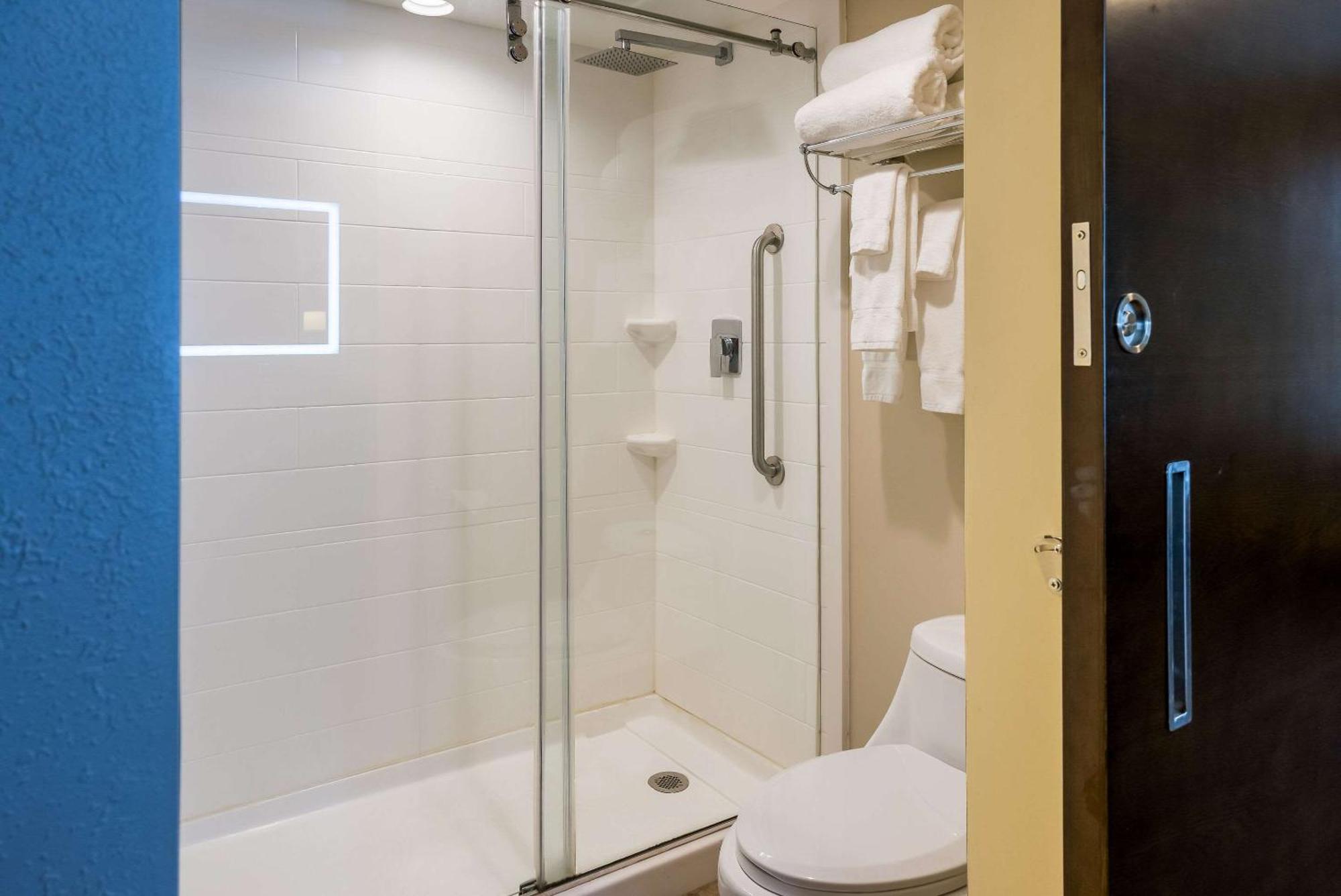 Country & By Radisson, Grandville-grand Rapids West, Mi 3* Grandville