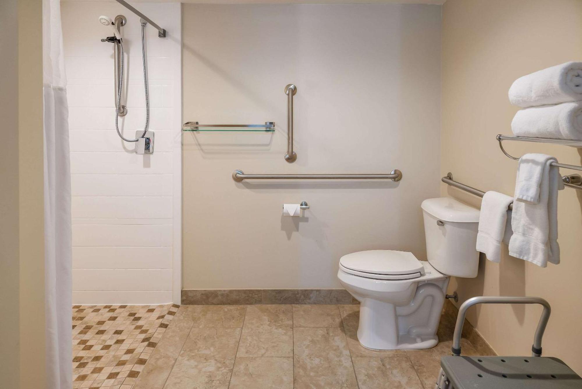 Hotel Country & By Radisson, Grandville-grand Rapids West, Mi 3*