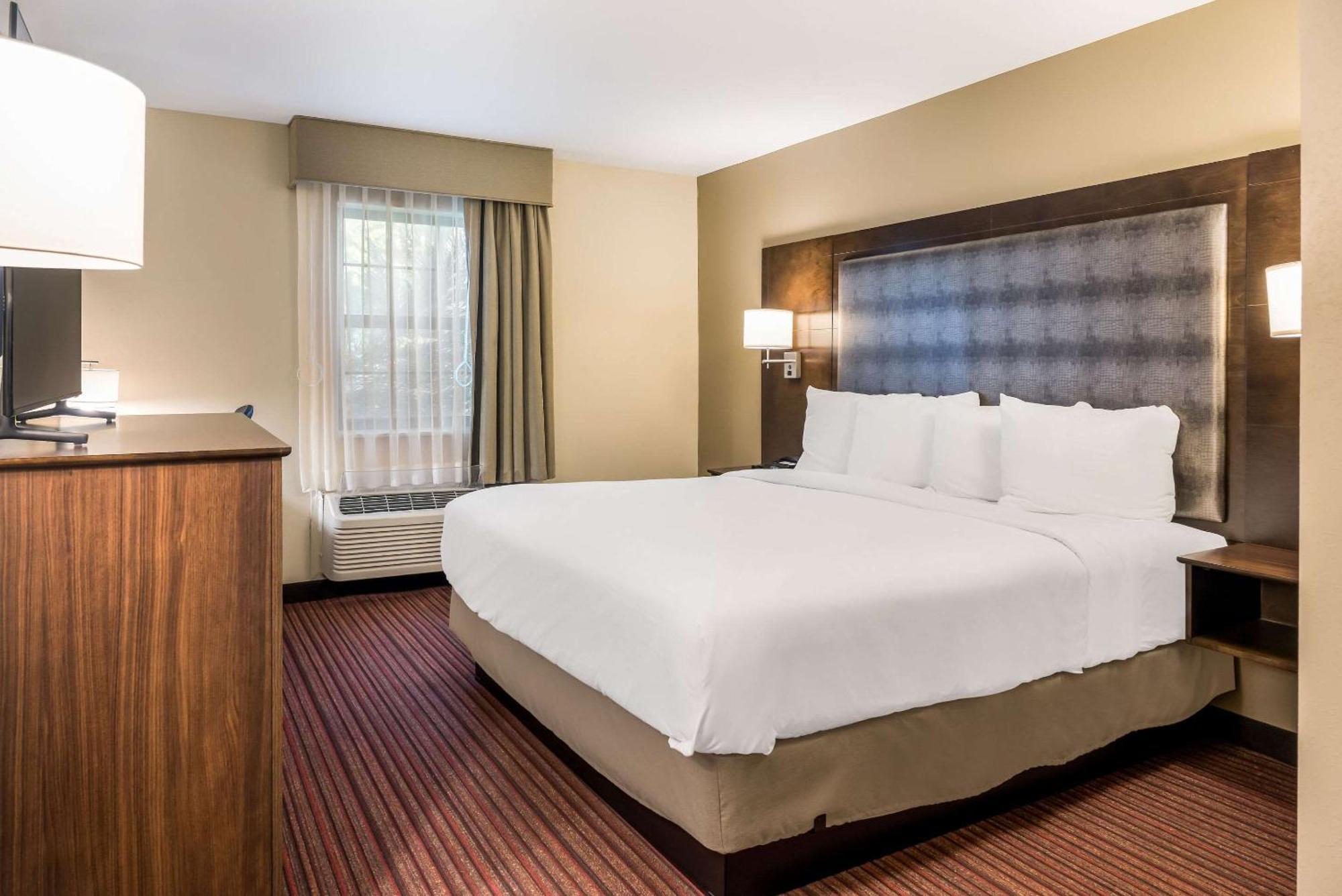 Hotel Country & By Radisson, Grandville-grand Rapids West, Mi Grandville
