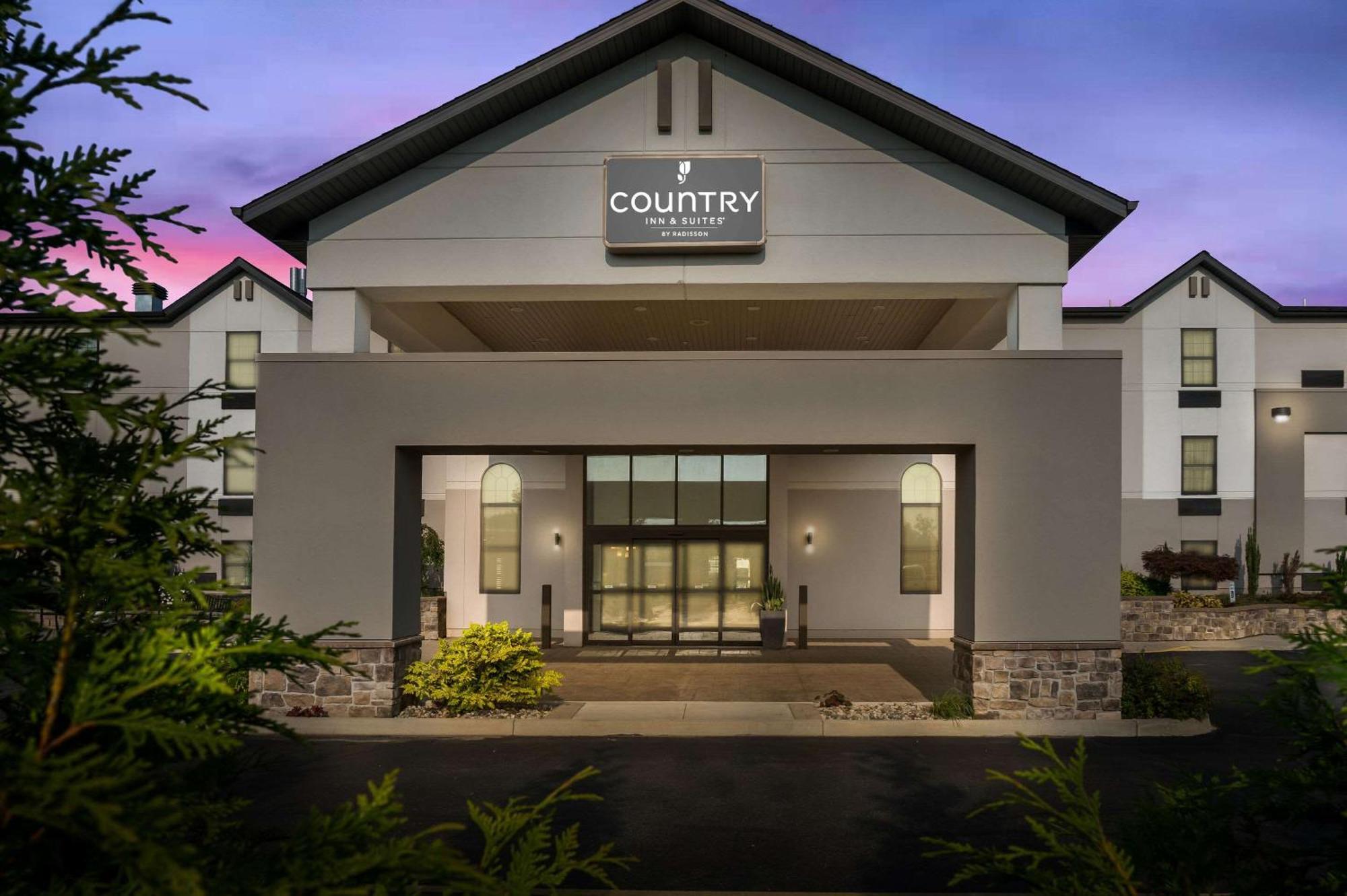 Hotel Country & By Radisson, Grandville-grand Rapids West, Mi