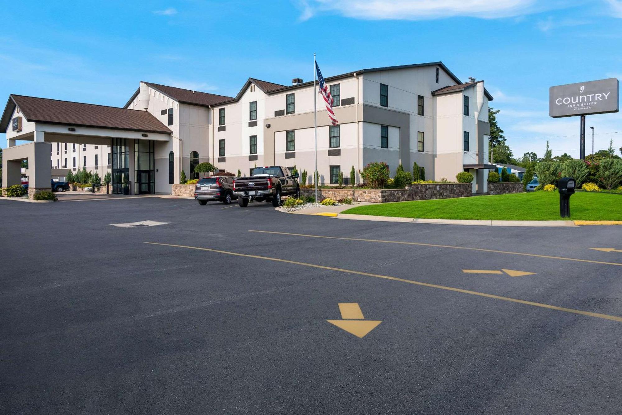 Country & By Radisson, Grandville-grand Rapids West, Mi Hotel Grandville
